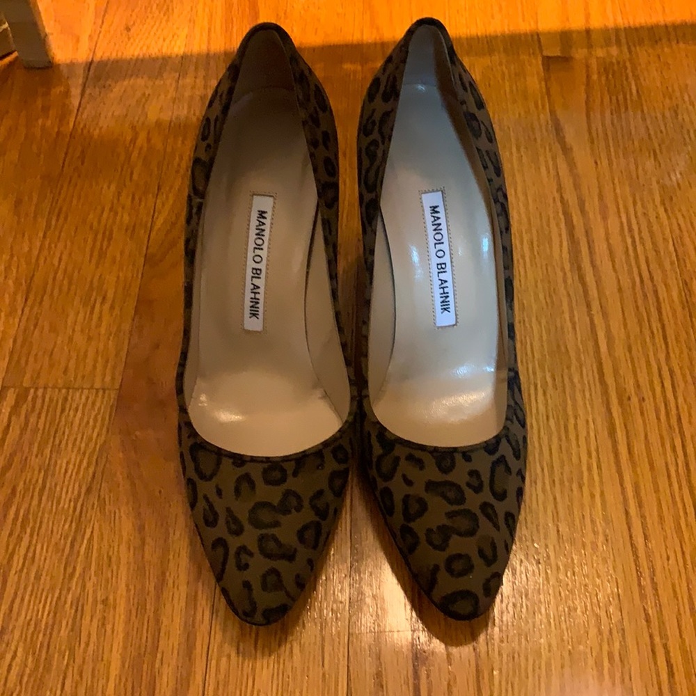 Manolo Blahnik Tucciototo Leopard Pumps